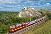 আরও ৫ জোড়া হোলি স্পেশাল...! নিউ জলপাইগুড়ি স্টেশনের যাত্রীদের জন্য সুখবর! কোথায় কোথায় বাড়ল ট্রেন? জানুন 'রুট'!