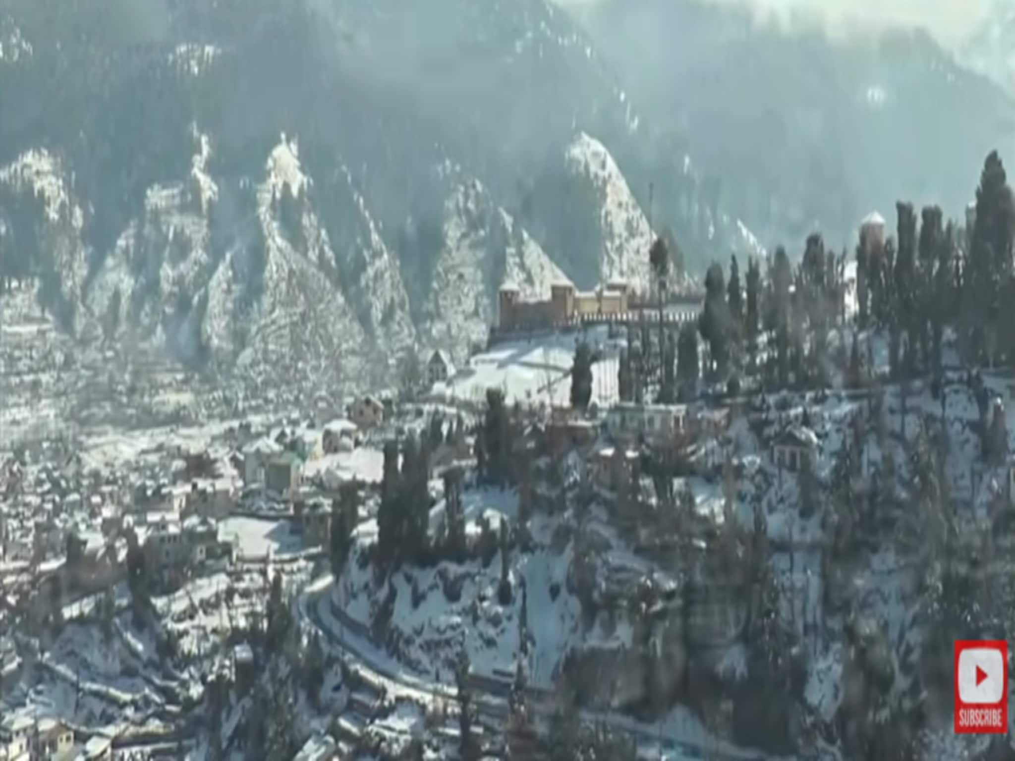 তুষারপাতের জেরে বরফে ঢাকল জম্মু-কাশ্মীর, ভিড় জামাচ্ছেন পর্যটকরা