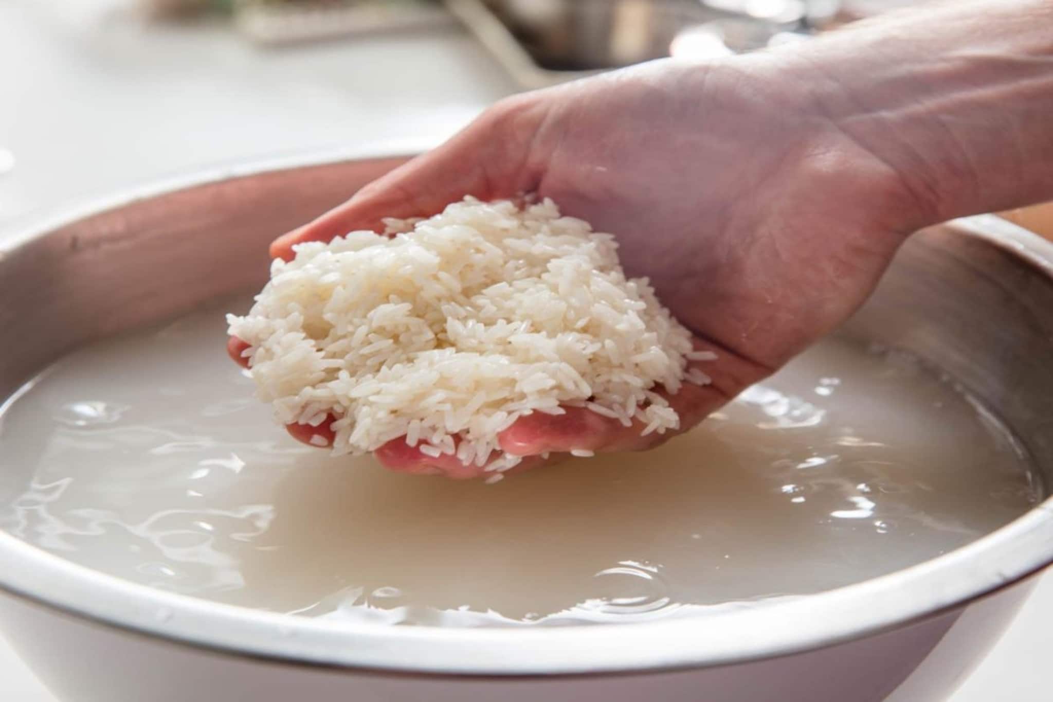 রান্নার আগে চাল ভিজিয়ে রাখা কেন জরুরি? কখনও ভেবেছেন? কোন চাল কত সময় ভেজালে উপকার জানুন