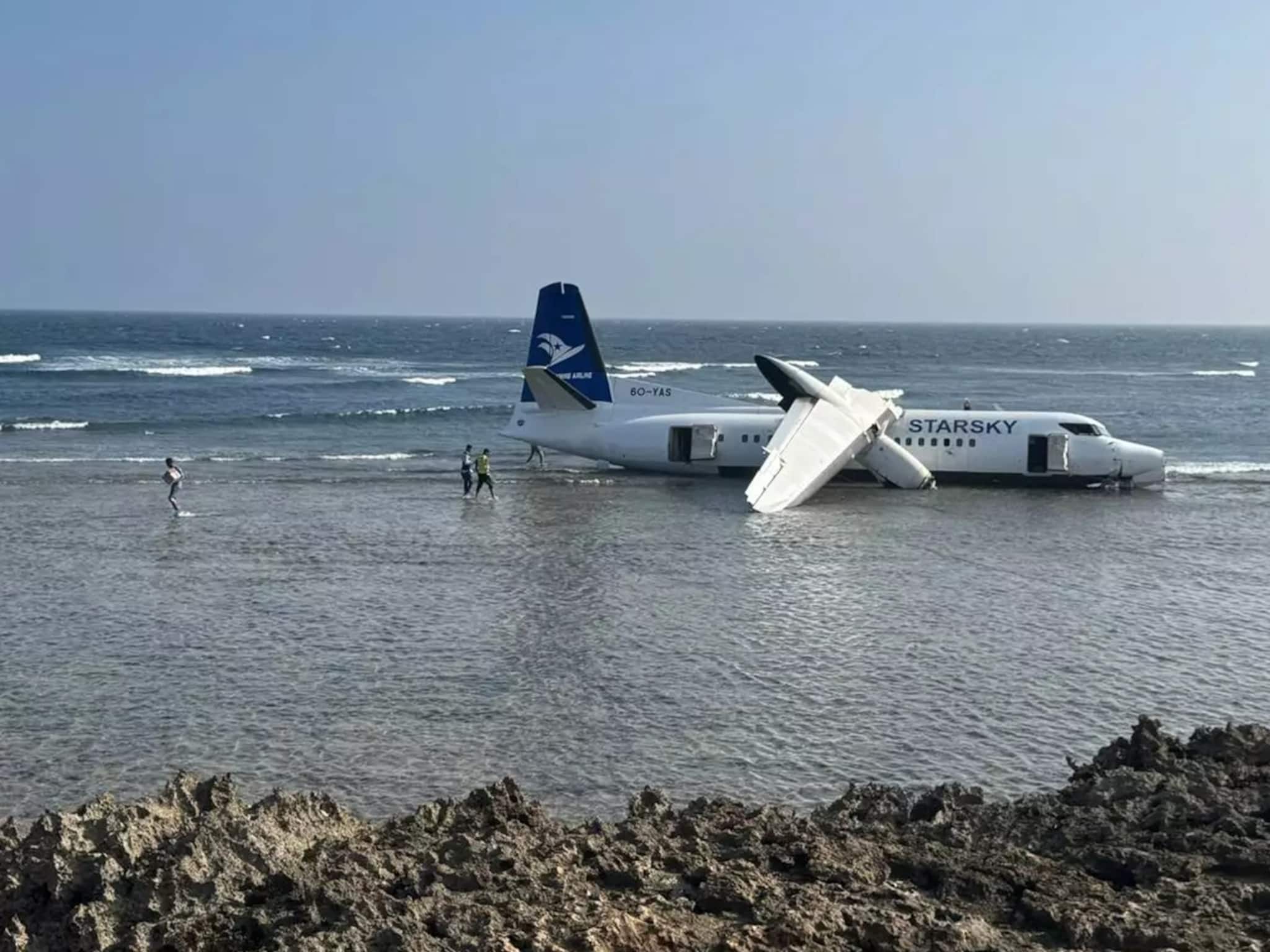 ৫০ জন যাত্রী নিয়ে সোমালিয়ায় ভেঙে পড়ল যাত্রিবাহী বিমান, জীবিত প্রত্যেকেই