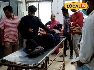 হাসপাতালে আহত যাত্রী