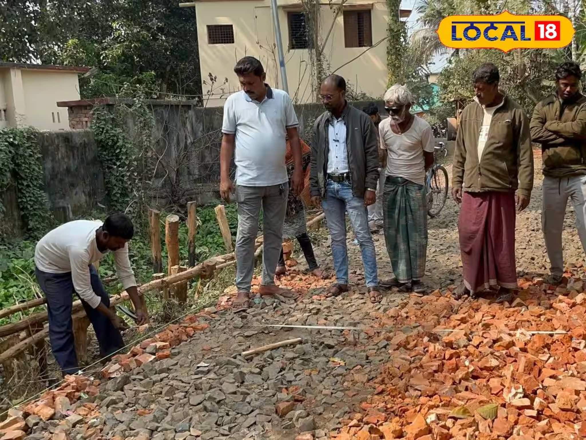 জয়নগরের গ্রামের প্রায় ২০ বছরের যন্ত্রণার অবসান! তৈরি হচ্ছে প্রথম পাকা রাস্তা