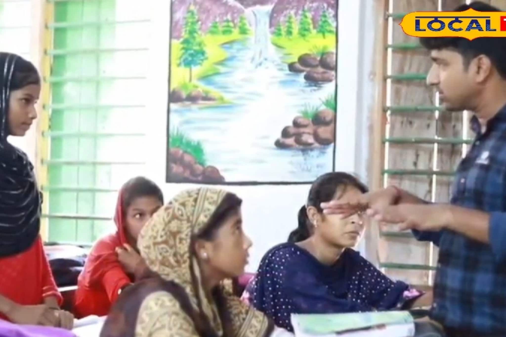 সুন্দরবনের প্রত্যন্ত এলাকায় পড়ুয়াদের মেধায় শাণ! স্কুল ছুটির পর কোচিং পড়াচ্ছেন মাস্টারমশাই