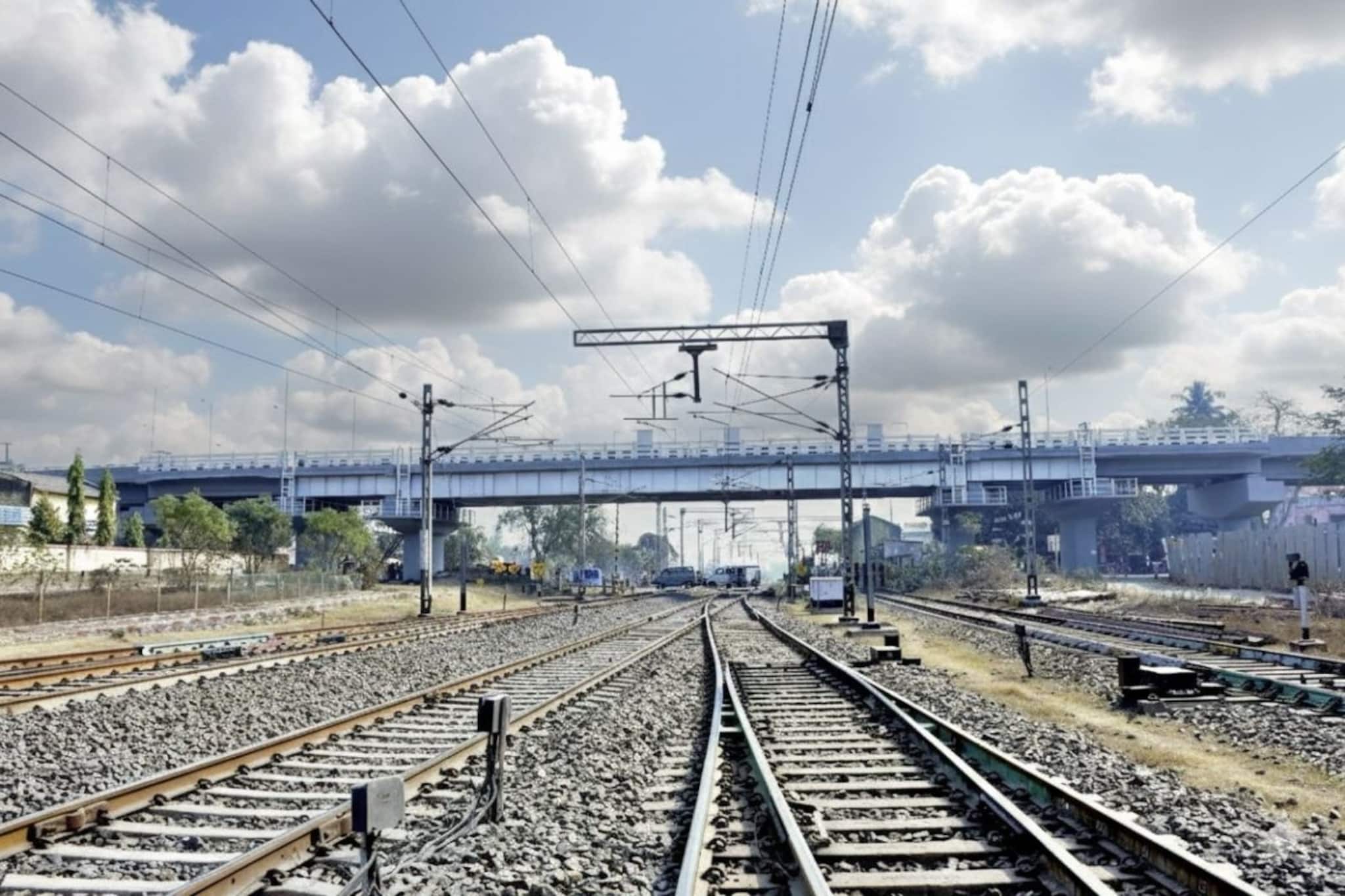 Birbhum News: লেভেল ক্রসিংয়ে অপেক্ষার বিরক্তি থেকে মুক্তি, রাজ্যে একজোড়া নতুন রেল ওভারব্রিজের উদ্বোধন!