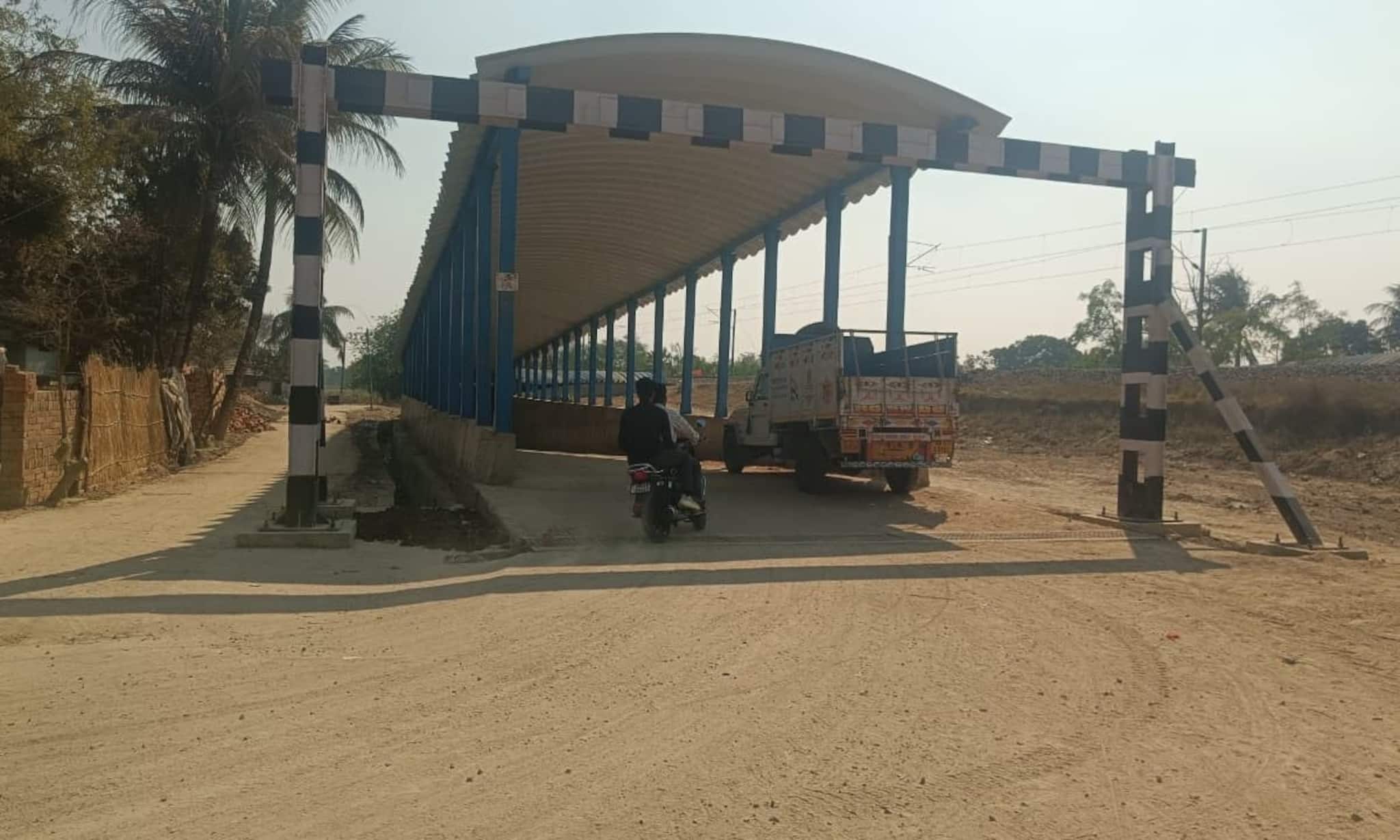 গেটে আর অপেক্ষা নয়: রেজিনগর ও বেলডাঙার মধ্যে নতুন সাবওয়ে চালু হল