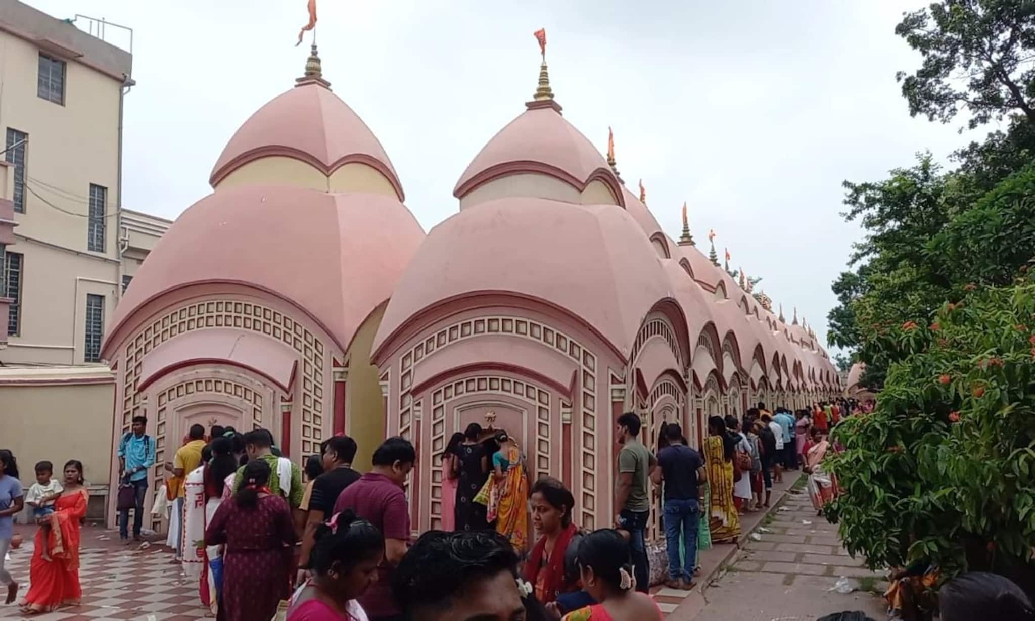 কেন একশো আট শিব মন্দির তৈরি করেছিলেন বর্ধমানের মহারানি? জানলে অবাক হবেন কেন একশো আট শিব মন্দির তৈরি করেছিলেন বর্ধমানের মহারানি? জানলে অবাক হবেন