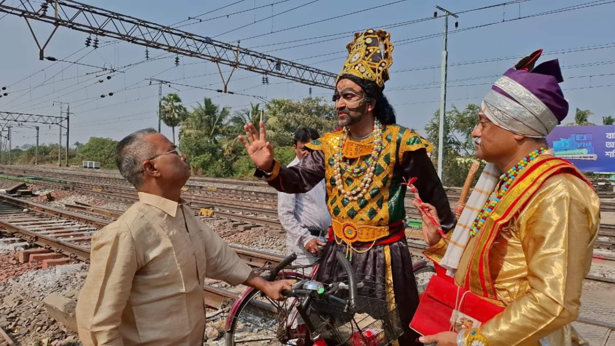 Bardhaman : যমরাজ আর চিত্রগুপ্তকে সমস্যার কথা জানাতে গিয়েছিলেন! শেষমেশ রেল পুলিশের হাতে আটক প্রৌঢ়