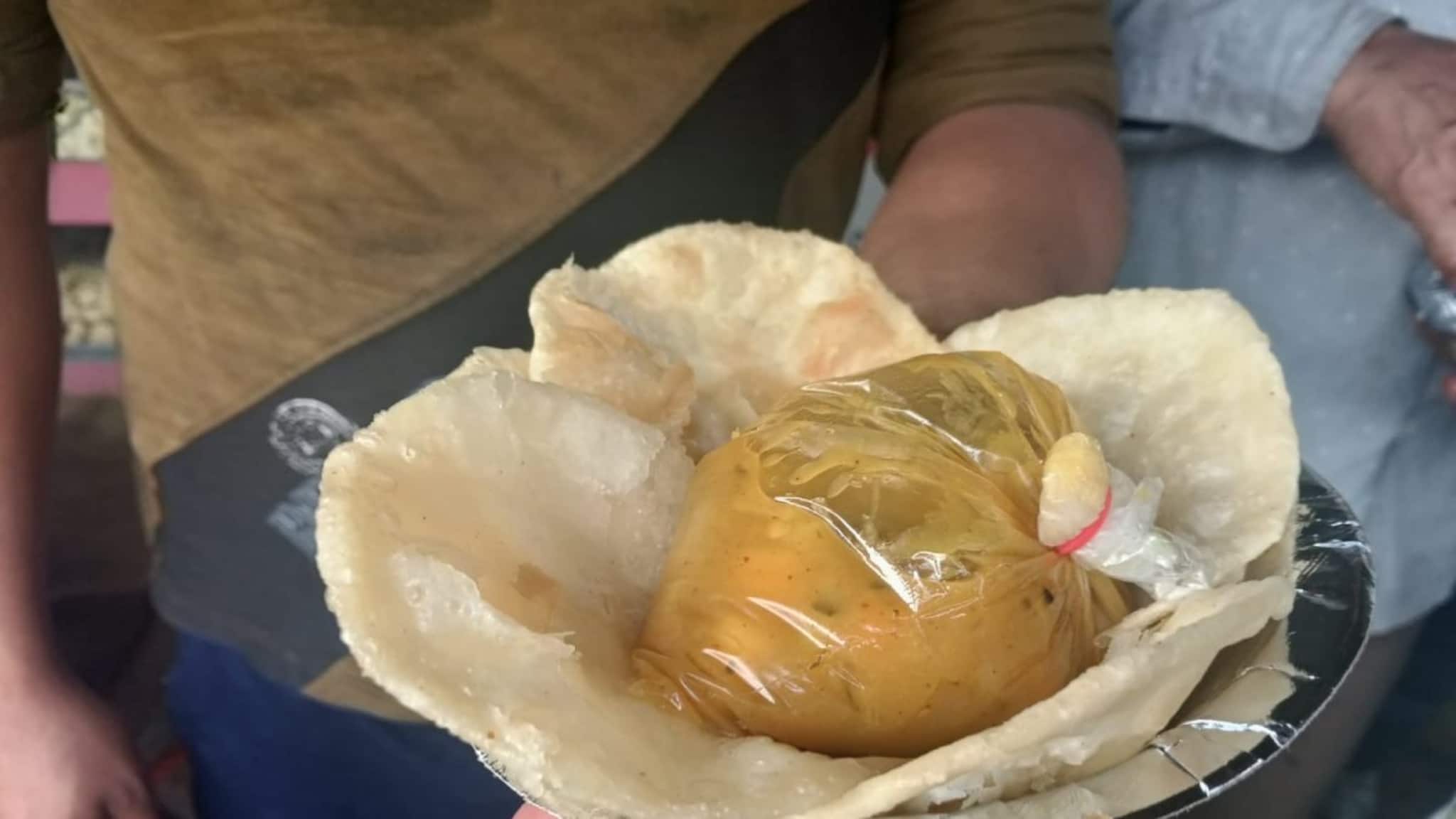 জলখাবারের আর চিন্তা নেই...! দশ টাকায়পাঁচটি লুচি, সঙ্গে আনলিমিটেড চানা মশলা! শিগগির যান