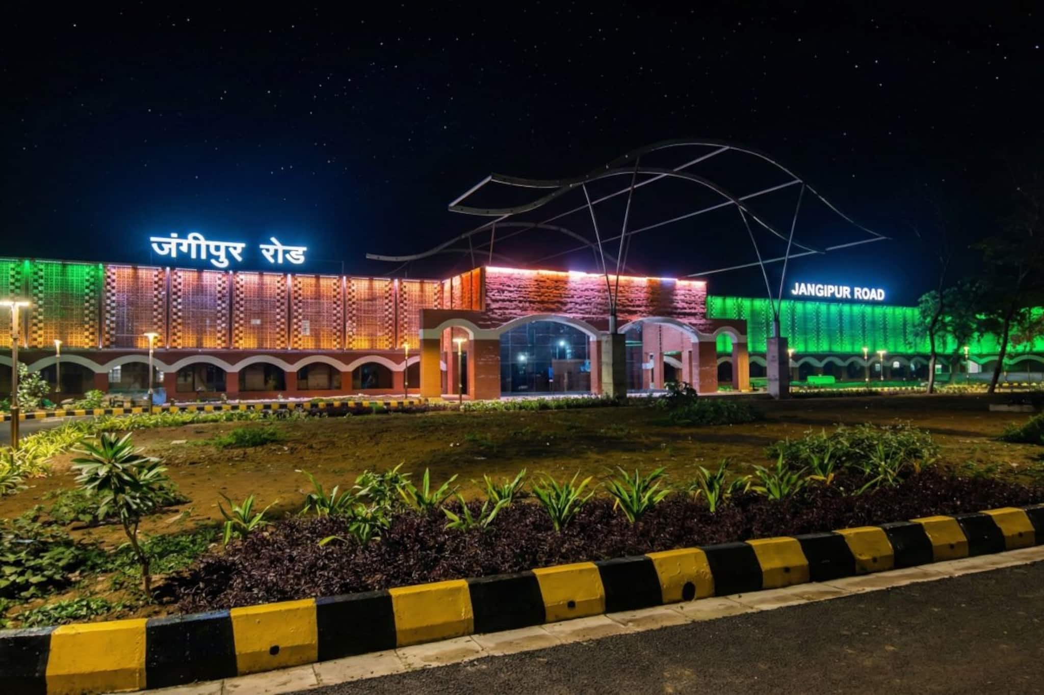 মুঘল আমলের স্মৃতি, ইতিহাসের সেই ‘জাহাঙ্গিরপুর’! অমৃত ভারত স্টেশন প্রকল্পে সাজছে নতুন রূপে মুঘল আমলের স্মৃতি, ইতিহাসের সেই ‘জাহাঙ্গিরপুর’! অমৃত ভারত স্টেশন প্রকল্পে সাজছে নতুন রূপে