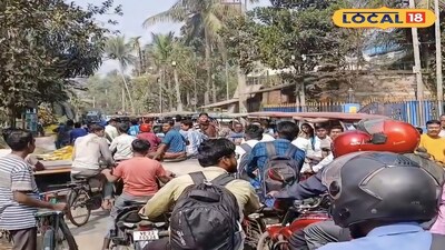 মালঞ্চ-টাকি রোডে তীব্র যানজট 