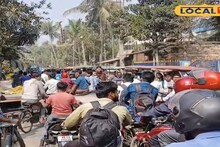 মালঞ্চ-টাকি রোডে ইমারত ব্যবসায়ীর দখলদারি! উচ্চ মাধ্যমিকের দিনে চরম দুর্ভোগ, ঘণ্টার পর ঘণ্টা যানজটে দাঁড়িয়ে পরীক্ষার্থী থেকে অফিসযাত্রী