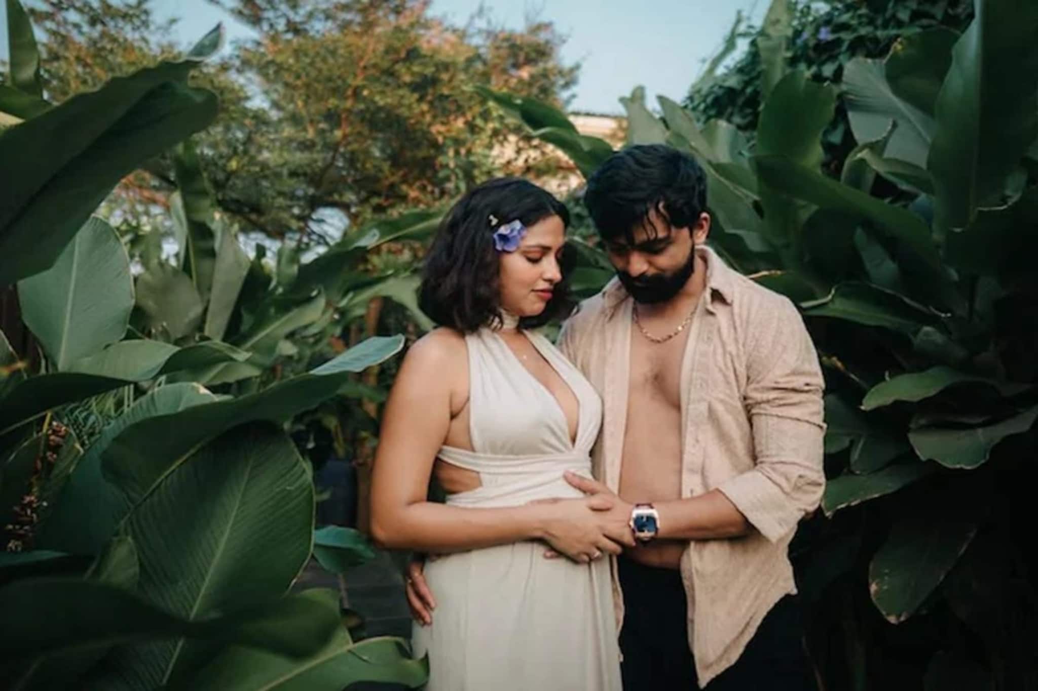 তামিল এই অভিনেত্রী ডেটিংয়ের প্রথম মাসের মধ্যেই গর্ভবতী হয়েছিলেন ! তারপর বিয়ে করেছিলেন