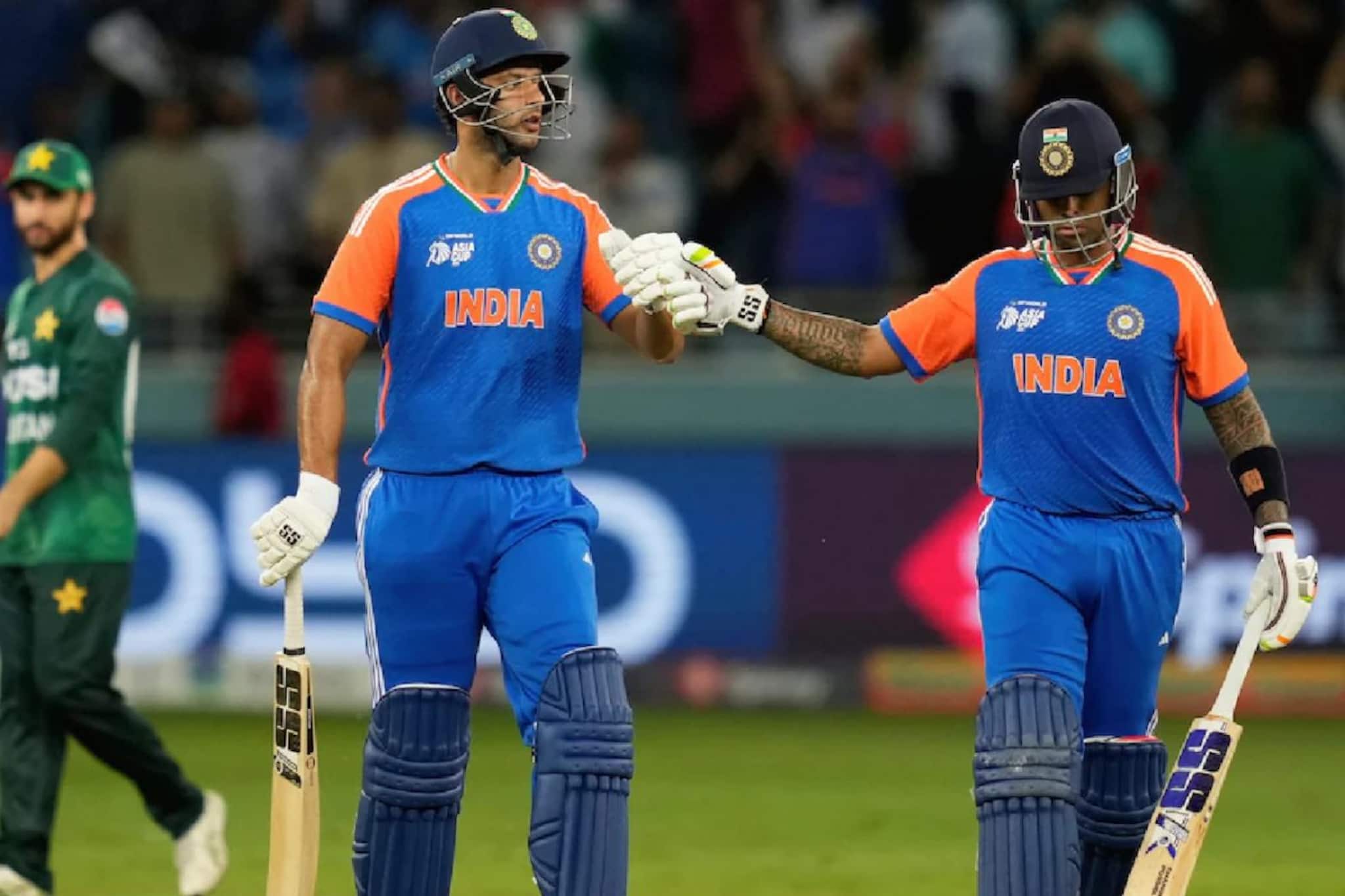 বিশ্বকাপের মাঝেই ভারতীয় দলে বিরাট পরিবর্তন! দল থেকে বাদ অভিষেক শর্মা-সহ তিন তারকা