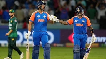 বিশ্বকাপের মাঝেই ভারতীয় দলে বিরাট পরিবর্তন! দল থেকে বাদ অভিষেক শর্মা-সহ তিন তারকা বিশ্বকাপের মাঝেই ভারতীয় দলে বিরাট পরিবর্তন! দল থেকে বাদ অভিষেক শর্মা-সহ তিন তারকা