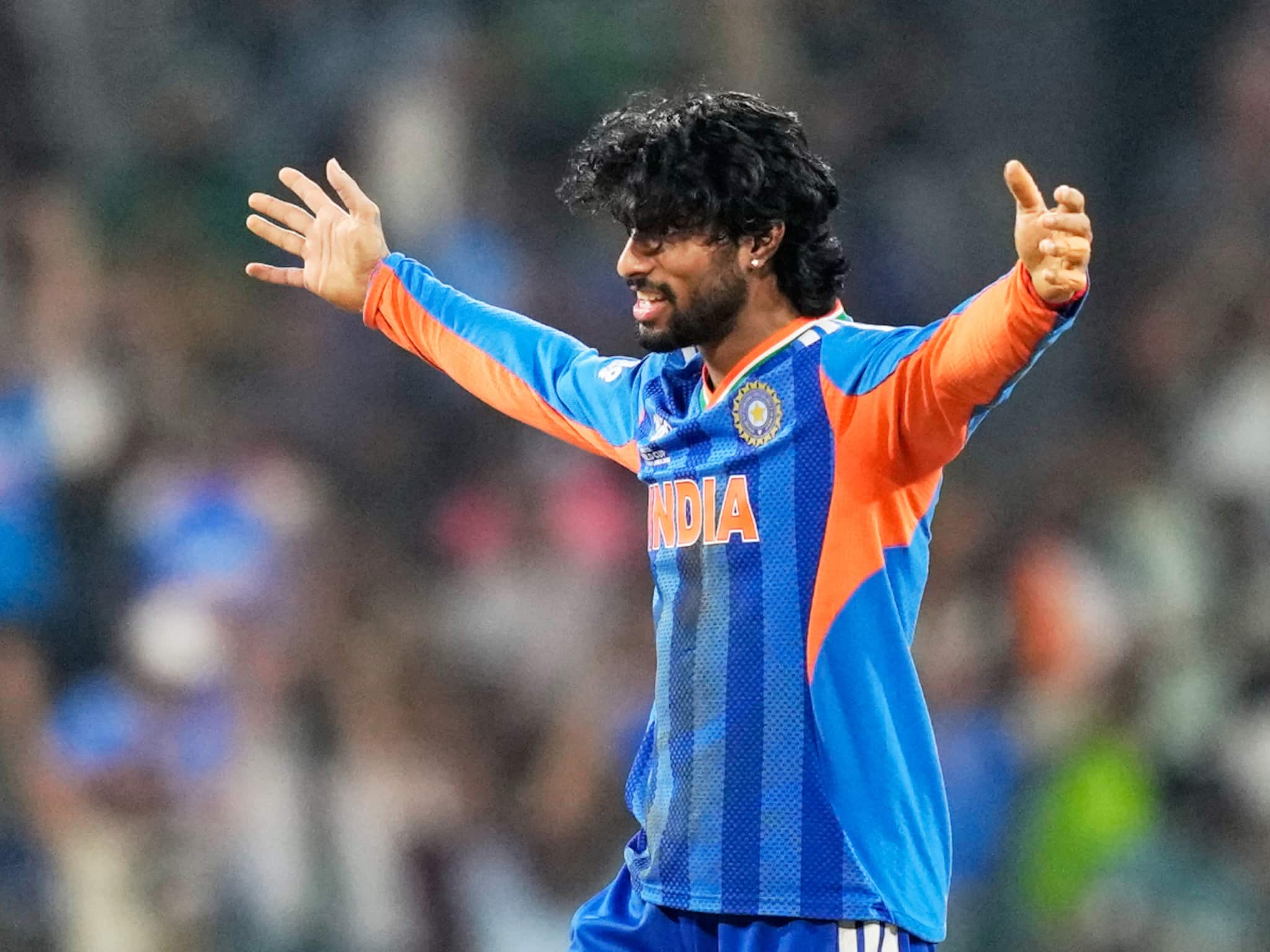 দ্বিতীয় ভারতীয় হিসেবে এই কীর্তি! পাকিস্তানের বিরুদ্ধে বোলার হিসেবে অনন্য নজির গড়লেন তিলক