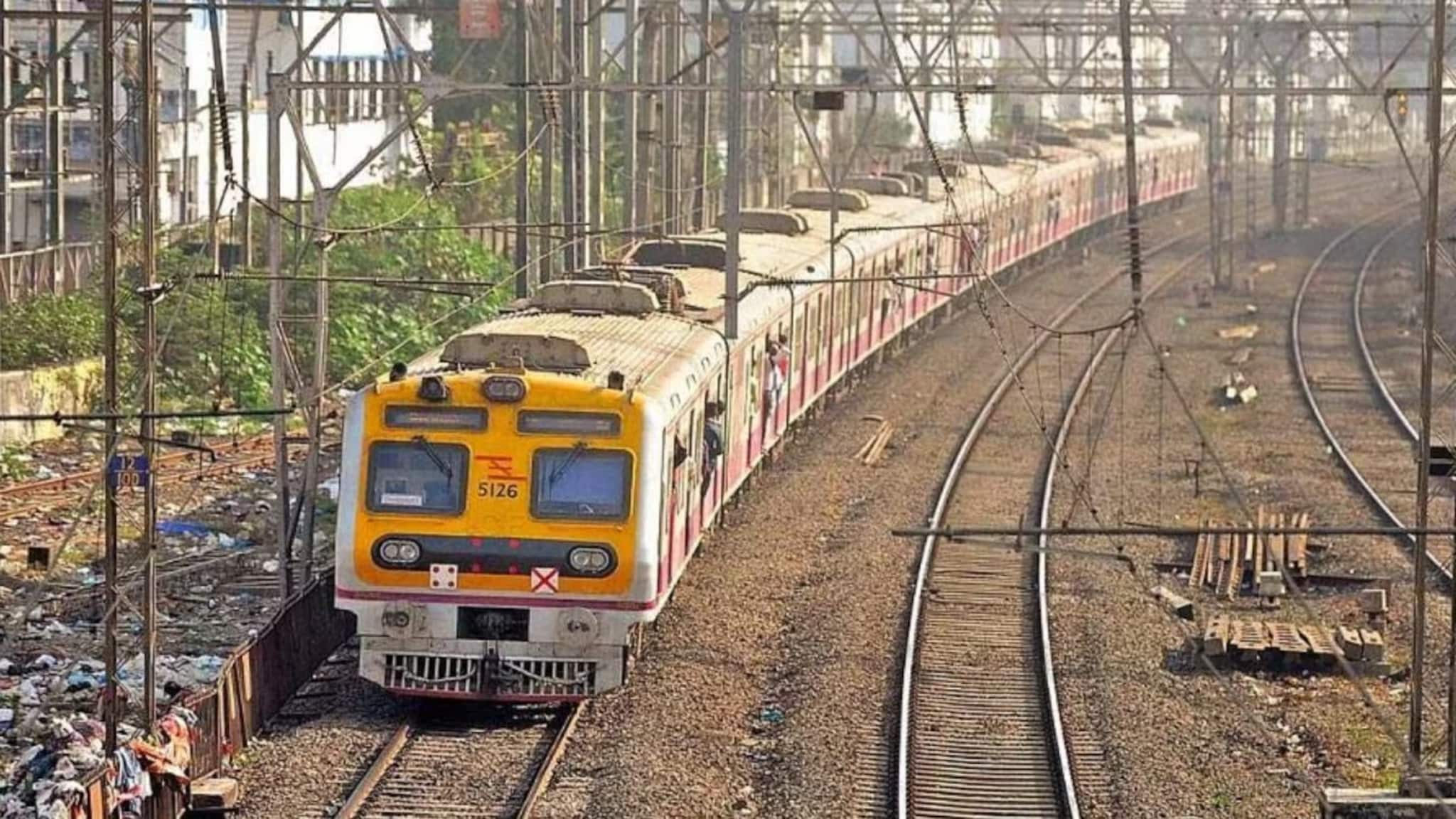 ট্রেনে দুর্ঘটনা নিয়ে সচেতন করছিলেন যমরাজ, চিত্রগুপ্ত! সমস্যার কথা জানাতে গিয়ে আটক প্রৌঢ়