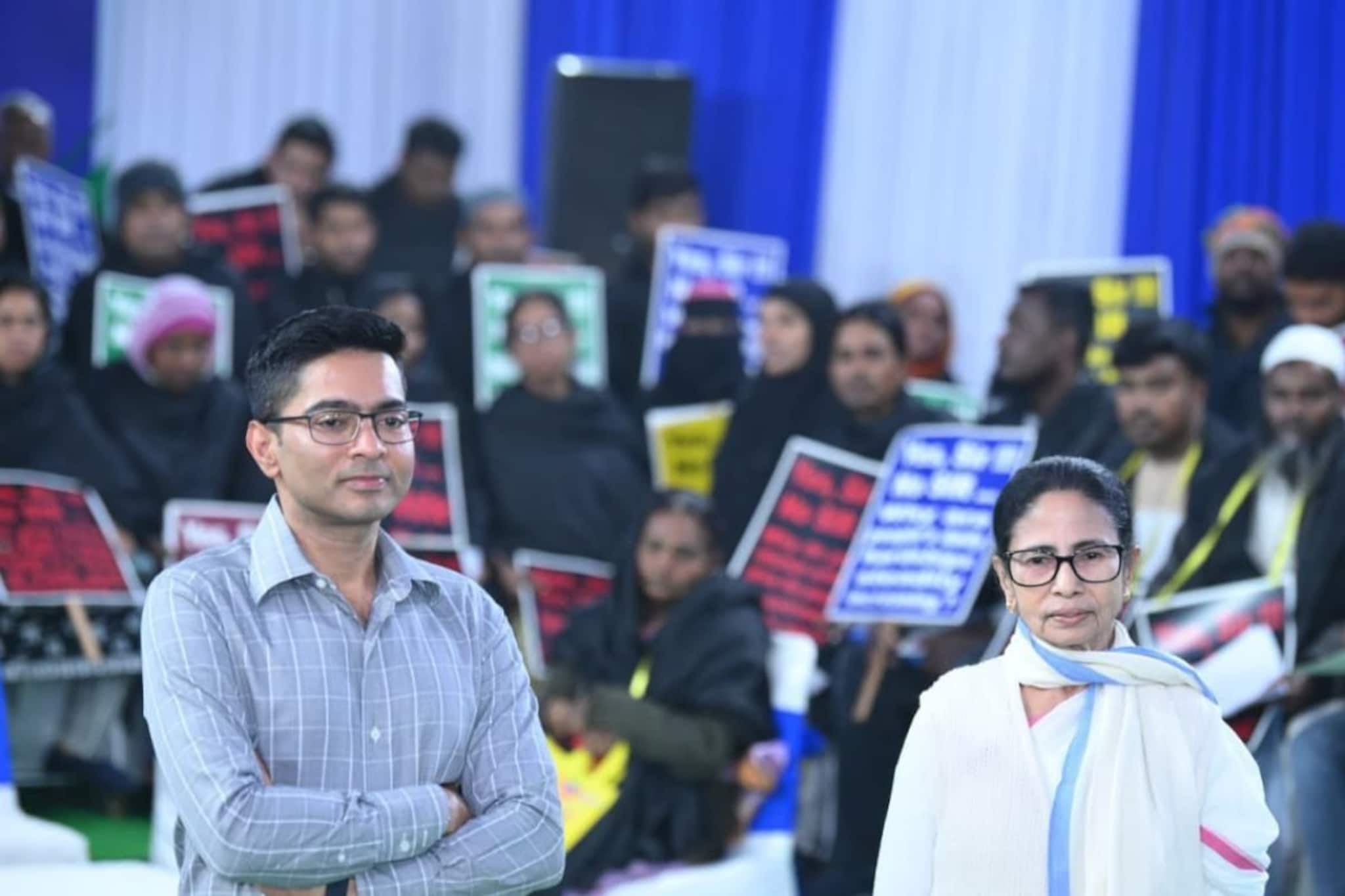 ‘তৃণমূল কংগ্রেস একাই লড়বে’! বাংলায় একলা ‘চলো’ বার্তা মমতার,দিল্লিতেই বাজালেন ভোটের দামামা