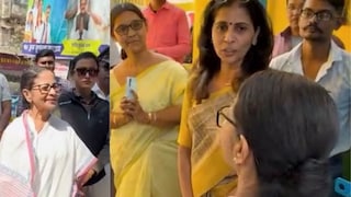 ‘কেমন চলছে মাধ্যমিক?’, পরীক্ষা শুরু আগেই স্কুলে মুখ্যমন্ত্রী! খোঁজ নিলেন পড়ুয়াদের ‘কেমন চলছে মাধ্যমিক?’, পরীক্ষা শুরু আগেই স্কুলে মুখ্যমন্ত্রী! খোঁজ নিলেন পড়ুয়াদের