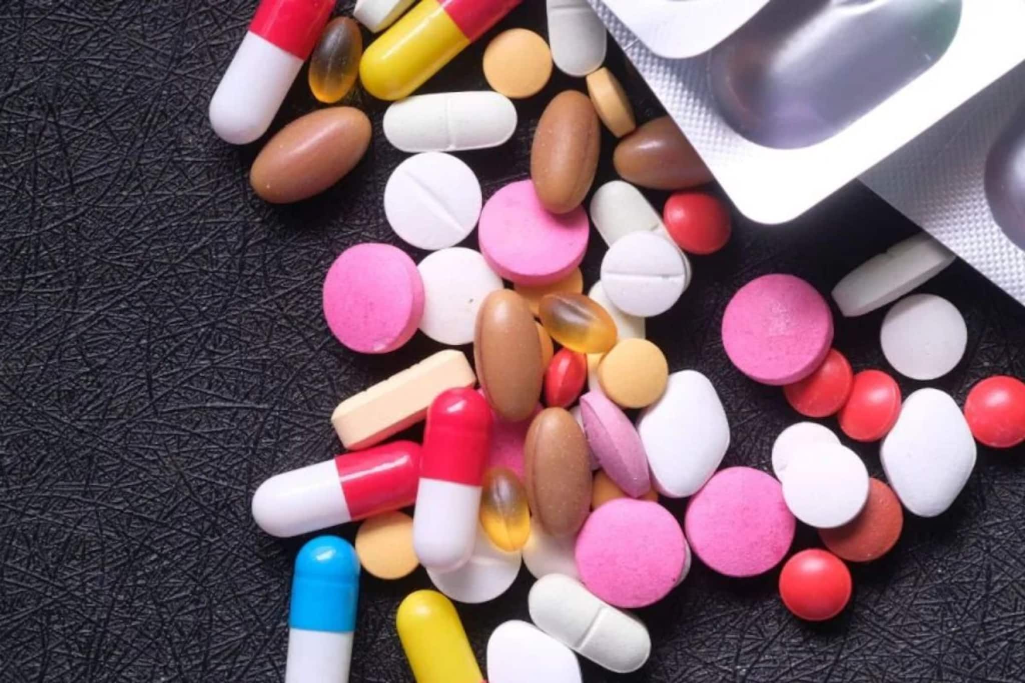 মুঠো মুঠো সাপ্লিমেন্ট খাওয়ার আগে সাবধান! শরীরের অন্দরে কি ঘটছে জানেন?