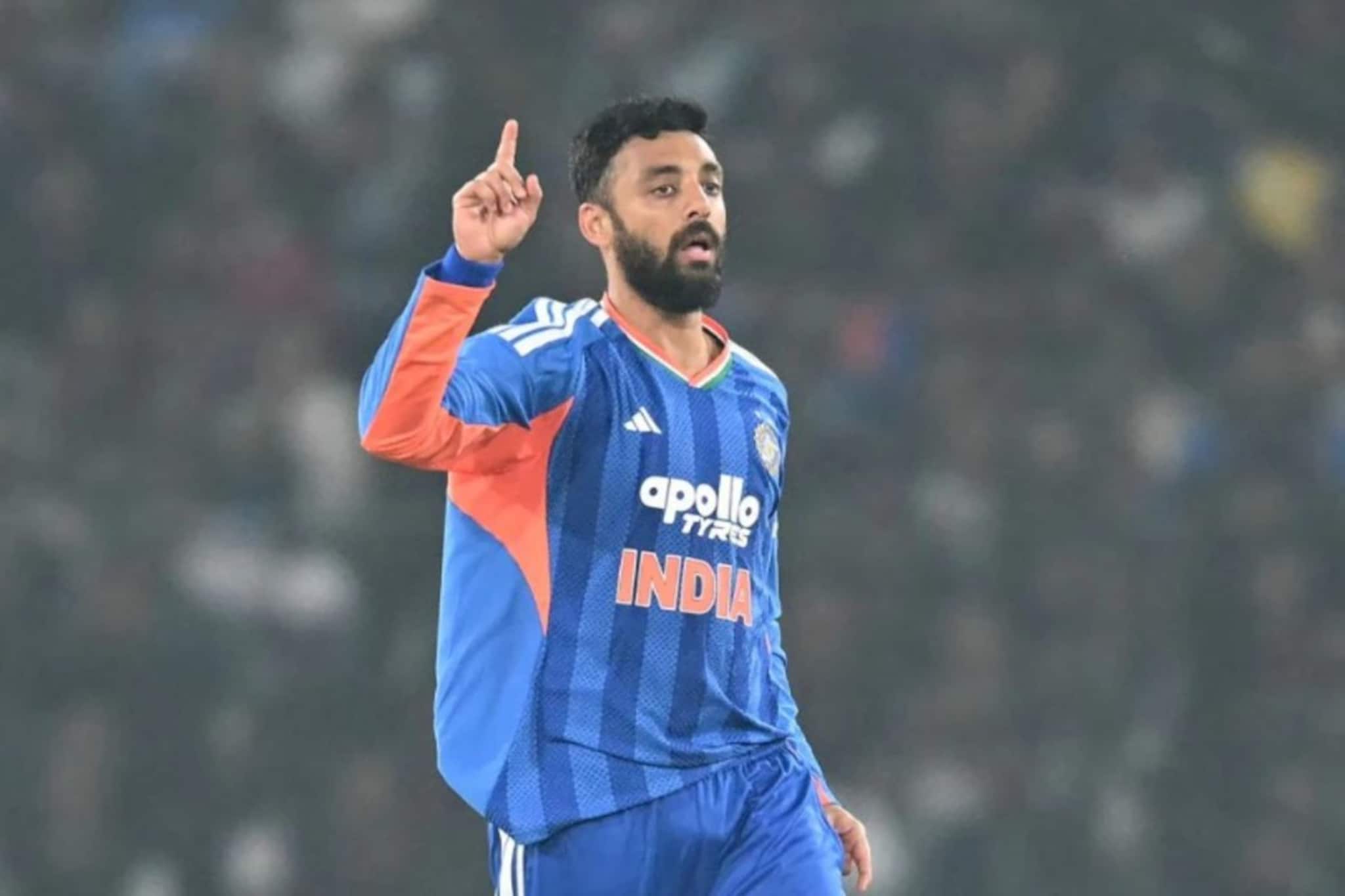 'আধুনিক যুগের এক মহান ...'! সুপার এইটে নামার আগে বড় সার্টিফিকেট পেলেন বরুণ