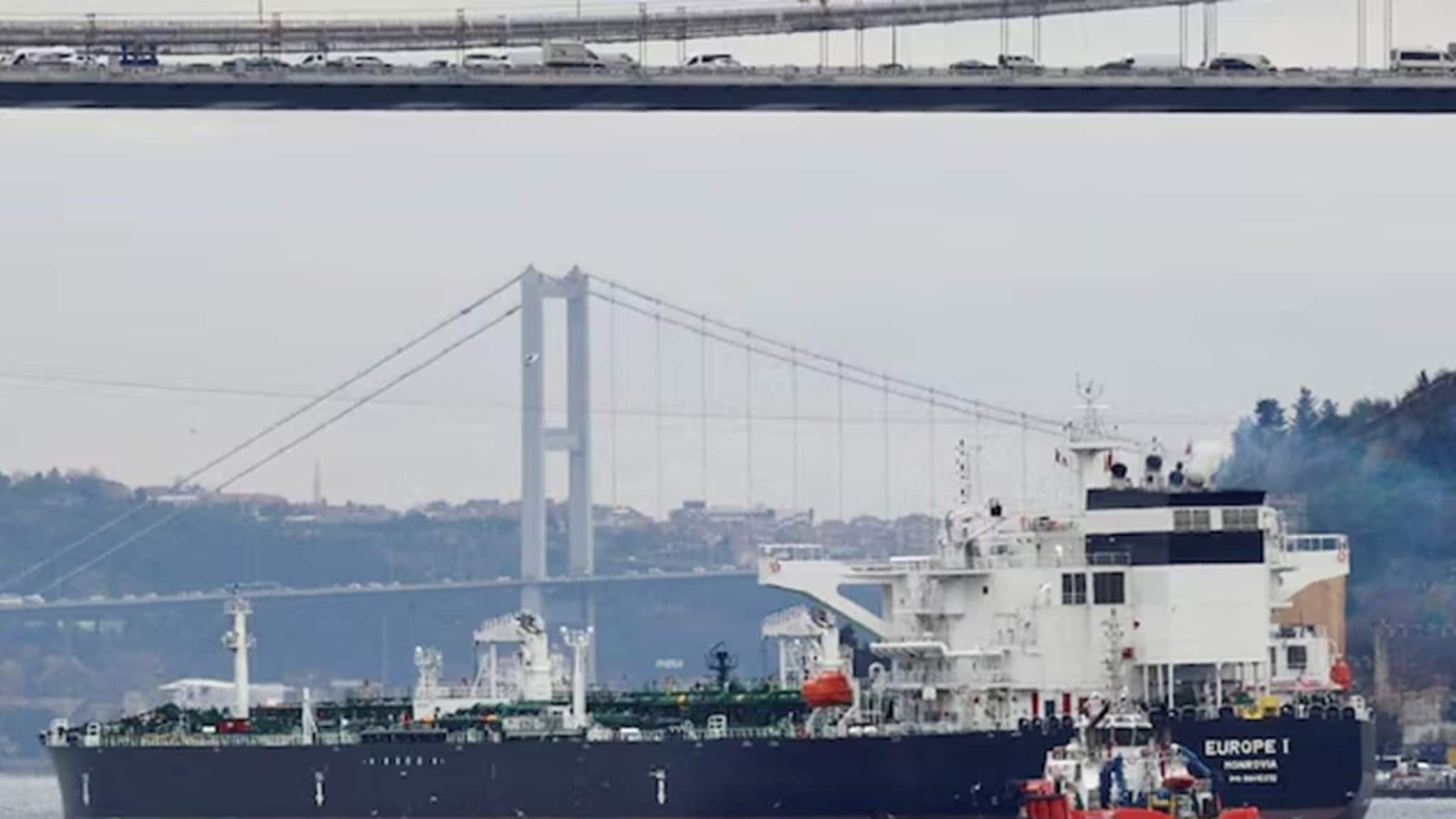 ভারত ভেনেজুয়েলায় প্রথম বড় তেলের অর্ডার দিয়েছে, কিন্তু কতটা সস্তা পড়ল? তৃতীয় পক্ষের মাধ্যমে লেনদেনের ভিতরের গল্পটি জানুন