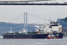 ভারত ভেনেজুয়েলায় প্রথম বড় তেলের অর্ডার দিয়েছে, কিন্তু কতটা সস্তা পড়ল? তৃতীয় পক্ষের মাধ্যমে লেনদেনের ভিতরের গল্পটি জানুন