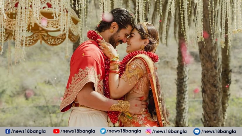 ২৬ ফেব্রুয়ারি৷ ভালবাসার মানেই ভালবাসার মানুষের সঙ্গে ছাদনাতলায় বিজয়-রশ্মিকা৷ এ যেন পুরো সিনেমার রূপকথার গল্প৷ বহু দিন ধরেই তাদের বিয়ে নিয়ে জল্পনা চলছিল৷ অবশেষে পড়ল সিলমোহর৷ ২৬ ফেব্রুয়ারি৷ ভালবাসার মানেই ভালবাসার মানুষের সঙ্গে ছাদনাতলায় বিজয়-রশ্মিকা৷ এ যেন পুরো সিনেমার রূপকথার গল্প৷ বহু দিন ধরেই তাদের বিয়ে নিয়ে জল্পনা চলছিল৷ অবশেষে পড়ল সিলমোহর৷