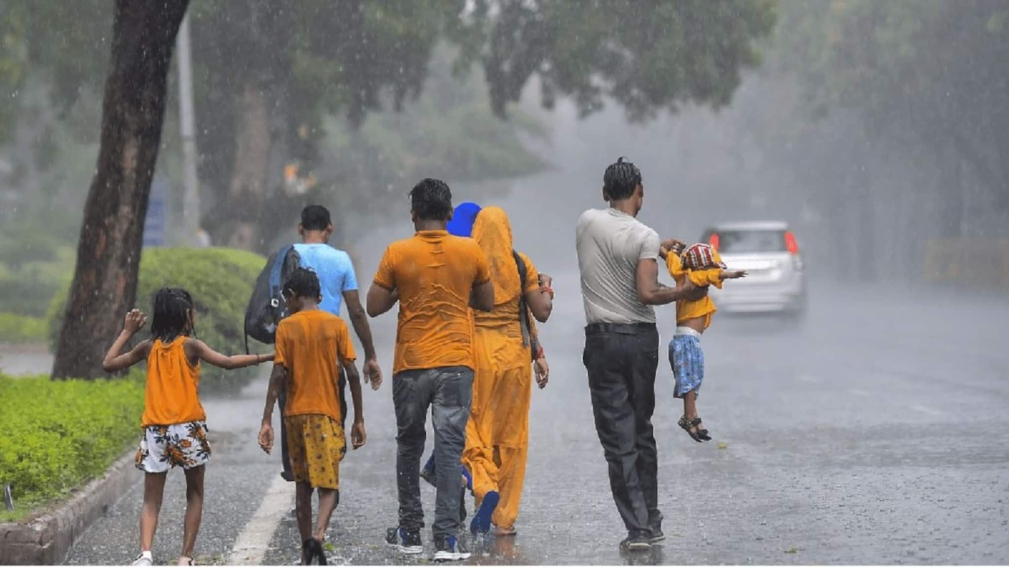 IMD Weather Update: বৃহস্পতিবার কমবে বৃষ্টির সম্ভাবনা? এবারেই হুড়মুড়িয়ে বাড়বে গরম! দোলে কেমন থাকবে আবহাওয়া? জানুন