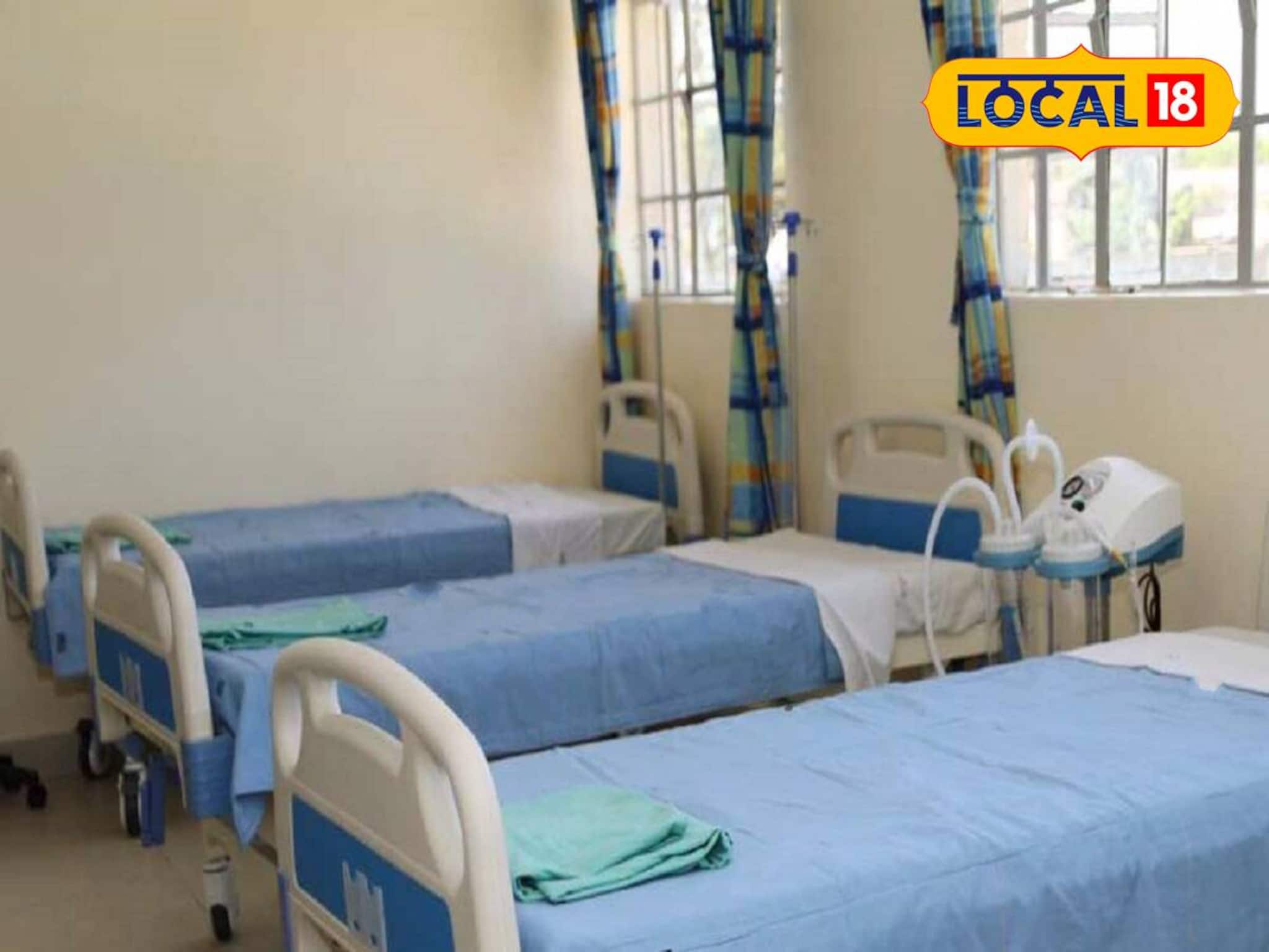 পরীক্ষার হলে আচমকা শ্বাসকষ্ট! হাসপাতালের বেডে বসে মাধ্যমিক দিল আলিপুরদুয়ারের ছাত্রী