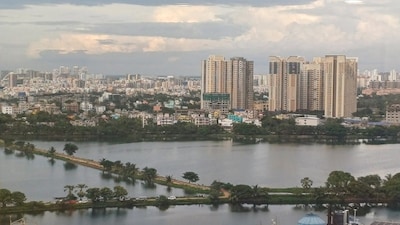 মেঘলা আকাশ, ছিটেফোঁটা বৃষ্টির পূর্বাভাস ! সোম ও মঙ্গলবার দক্ষিণবঙ্গের আট ও উত্তরবঙ্গের তিন জেলায় বৃষ্টির সম্ভাবনা