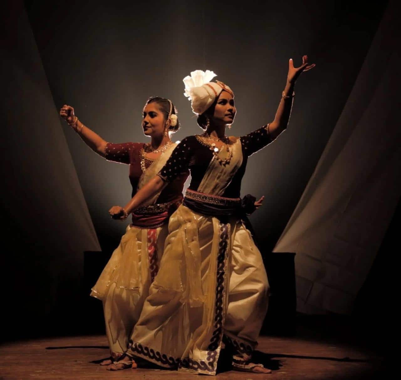 শিব ও শক্তির ঐশ্বরিক মিলনে জাগ্রত হয় আর এক সুপ্ত মহাজাগতিক শক্তি—কুণ্ডলিনী।