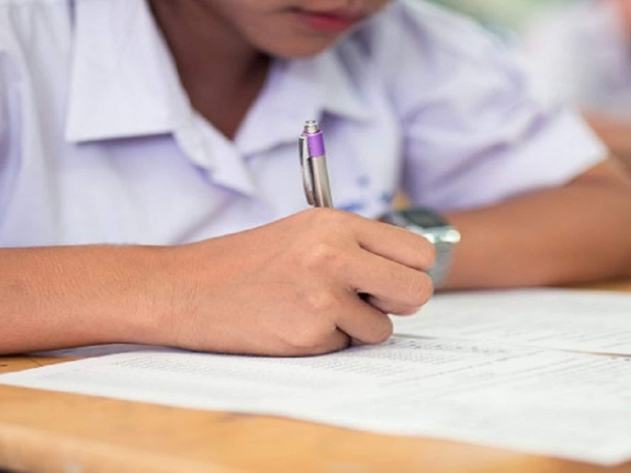 'পরীক্ষা সুষ্ঠুভাবেই হচ্ছে...' পরিদর্শনে এসে জানালেন সংসদের সভাপতি চিরঞ্জীব ভট্টাচার্য