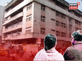 শিয়ালদহ আদালতে যাচ্ছেন আরজি করের নির্যাতিতার বাবা-মা শিয়ালদহ আদালতে যাচ্ছেন আরজি করের নির্যাতিতার বাবা-মা