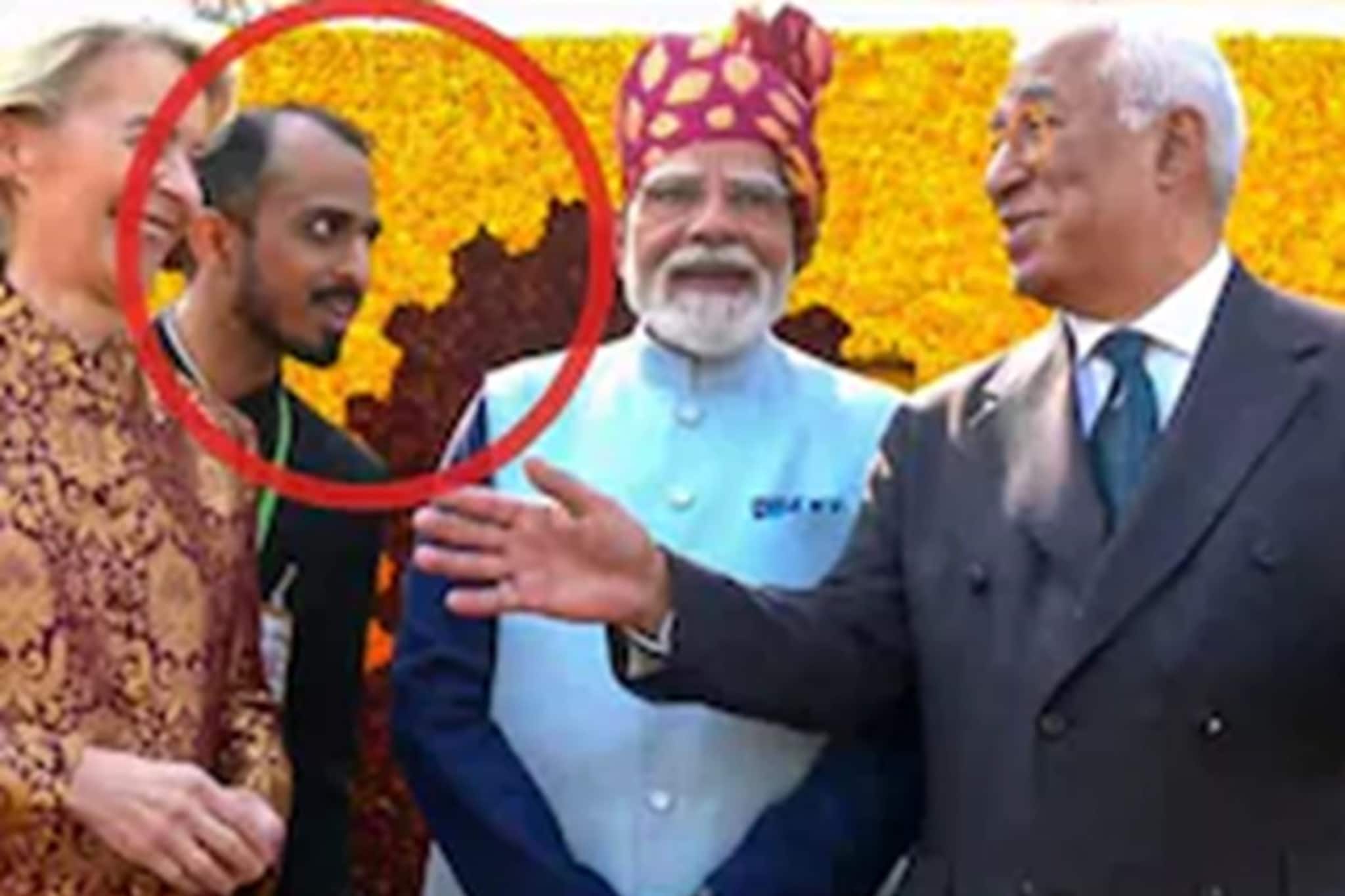 প্রজাতন্ত্র দিবসের প্যারেডে প্রধানমন্ত্রী মোদির পাশে দেখা গিয়েছিল এই অফিসারকে? কে তিনি? প্রজাতন্ত্র দিবসের প্যারেডে প্রধানমন্ত্রী মোদির পাশে দেখা গিয়েছিল এই অফিসারকে? কে তিনি?