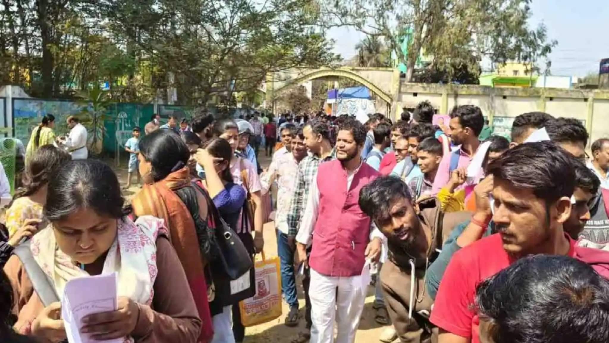 Yuva Sathi Scheme: যুব সাথীর ফর্ম পূরণের আর ৬ দিন বাকি, আপনার এলাকায় ক্যাম্প কোথায় বসছে? এক ক্লিকে জানুন