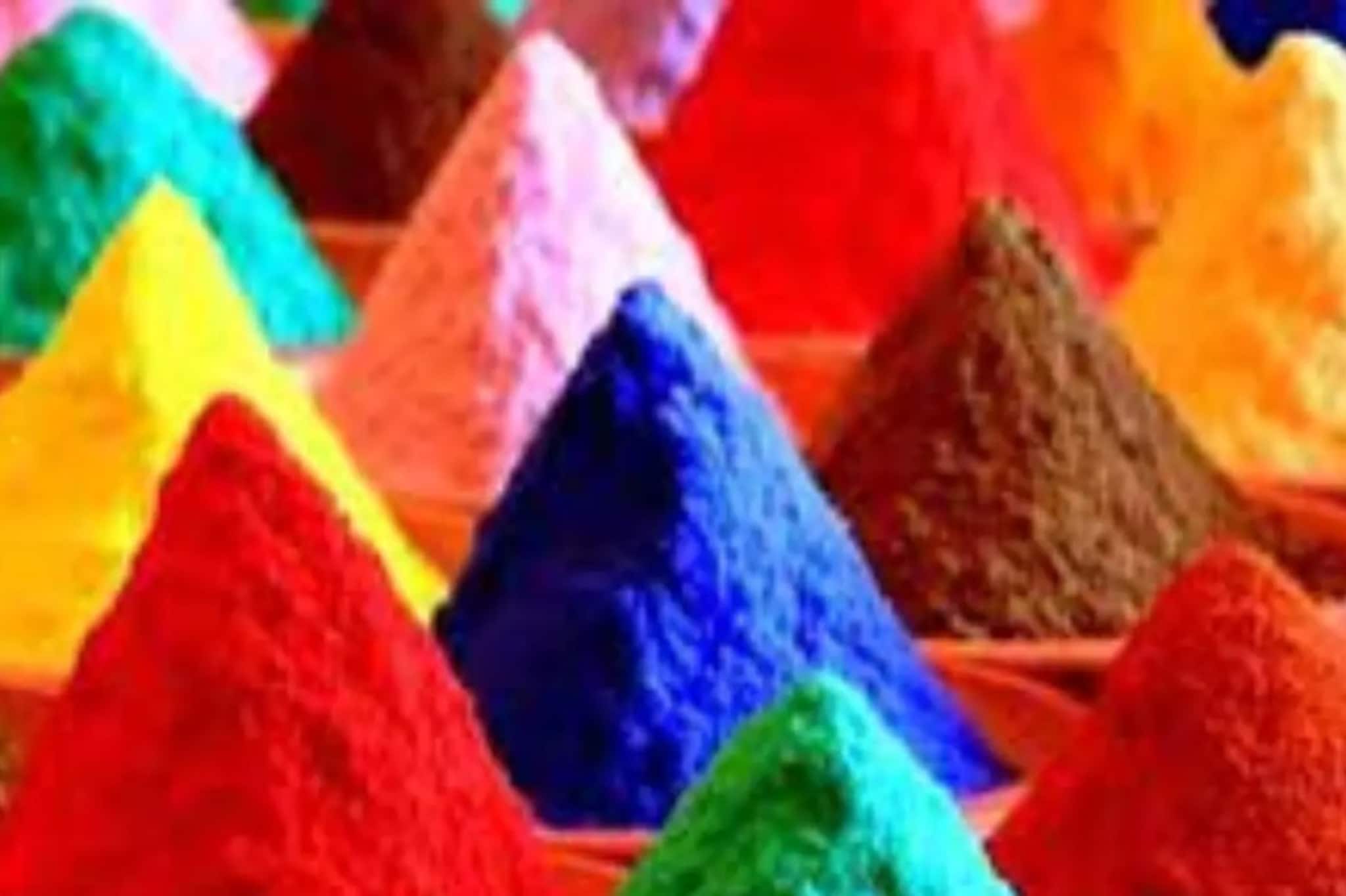 দোলের আগে রঙে রঙিন ছোট ফাপড়ি, ভেষজ আবিরে বদলাচ্ছে ২৫ মহিলার জীবন