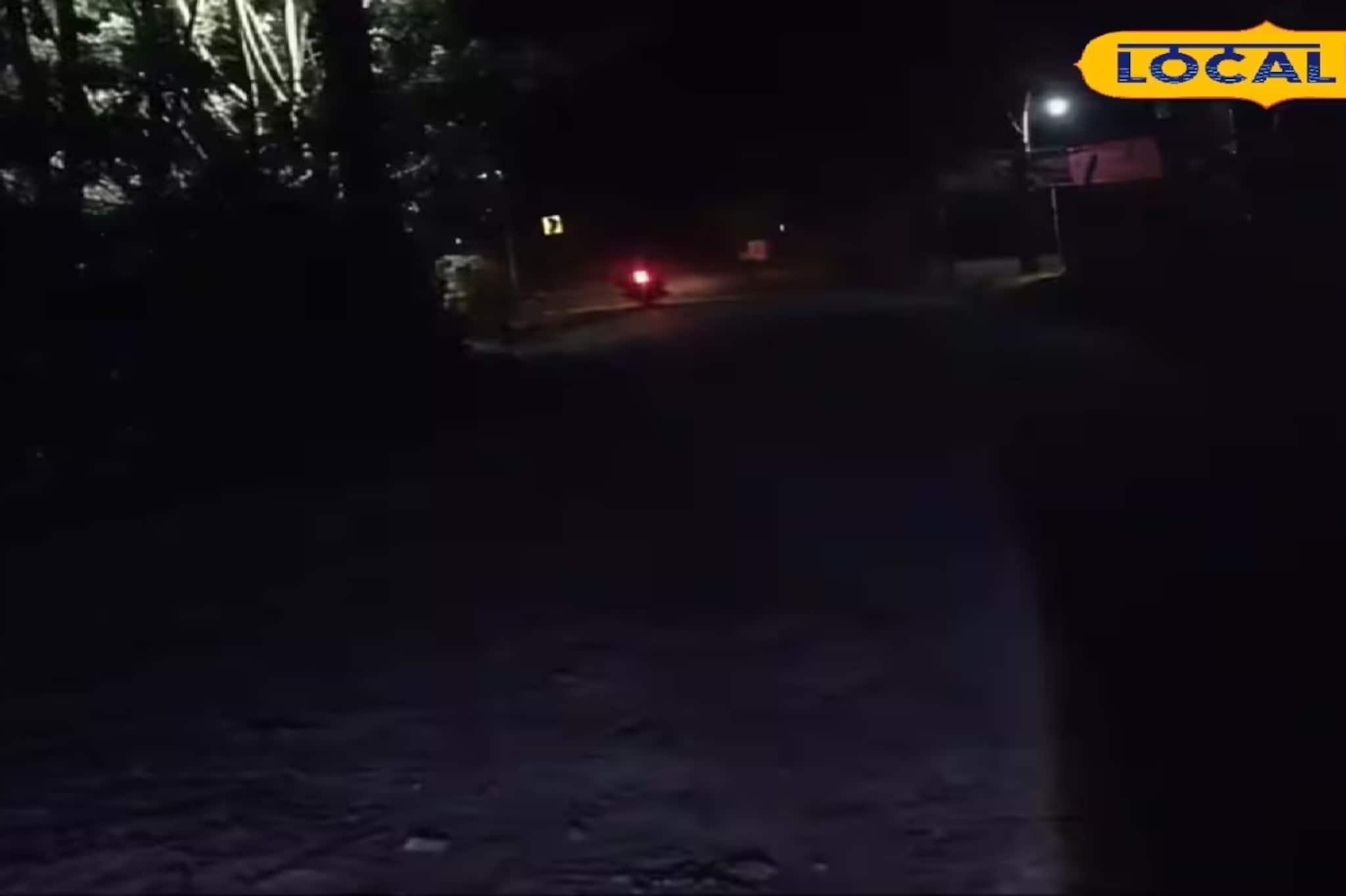 রাতের অন্ধকারে ছুটে এল মাটির গাড়ি! সজোরে ধাক্কা, পিষে গেল বাইক মৃত্যু ২ যুবকের!