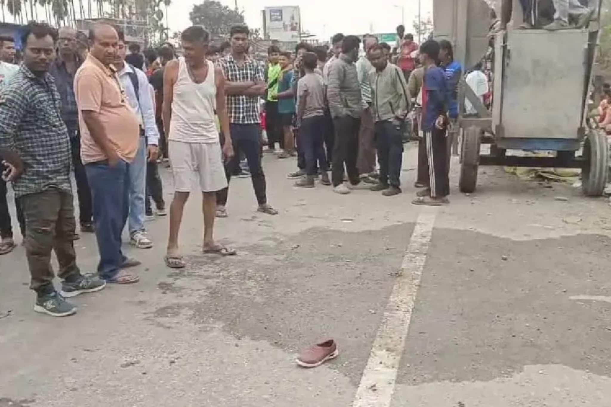 ভয়াবহ দুর্ঘটনা ডুয়ার্সে! মর্মান্তিক মৃত্যু চার মহিলার! আশঙ্কাজনক আরও ৩, রক্তে ভেসে গেল পথ