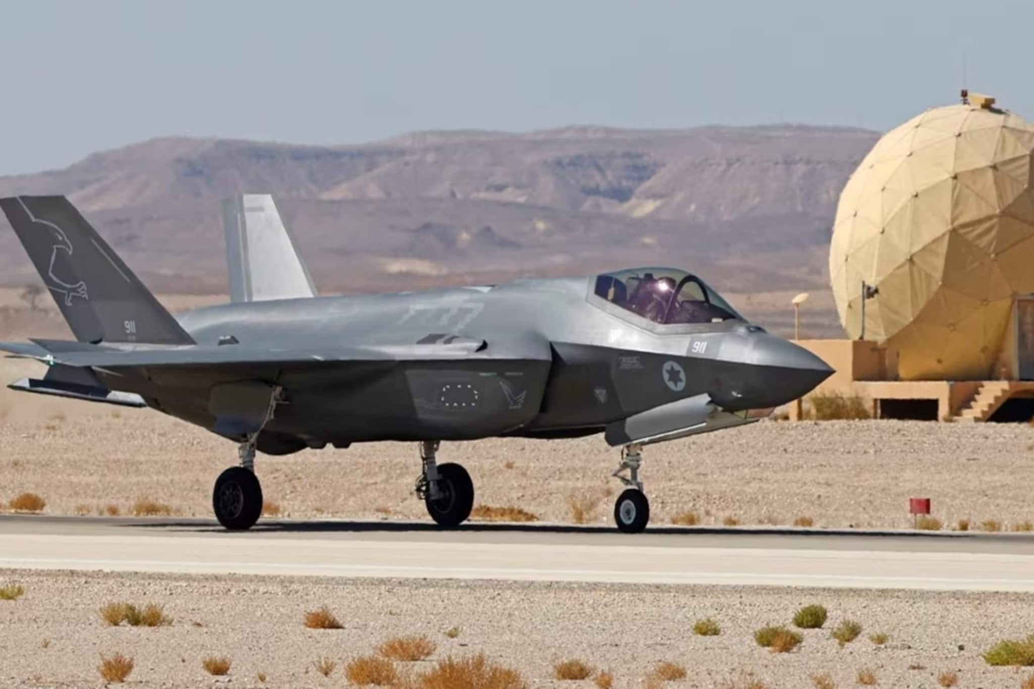 ইজরায়েলে নামল আমেরিকার একের পর এক যুদ্ধবিমান! এবার কোন দেশে হামলার প্ল্যান করছে আমেরিকা? ইজরায়েলে নামল আমেরিকার একের পর এক যুদ্ধবিমান! এবার কোন দেশে হামলার প্ল্যান করছে আমেরিকা?