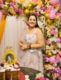 শাশুড়িকে 'লিপ-কিস'! জন্মদিনের স্পেশ্যাল ছবি অপরাজিতা আঢ্যের শাশুড়িকে 'লিপ-কিস'! জন্মদিনের স্পেশ্যাল ছবি অপরাজিতা আঢ্যের