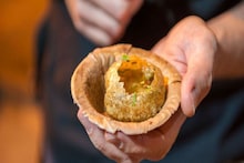 Phuchka Love: ফুচকা প্রেমীদের জন্য সুখবর, ১০০ টাকায় মিলছে আনলিমিটেড ফুচকা