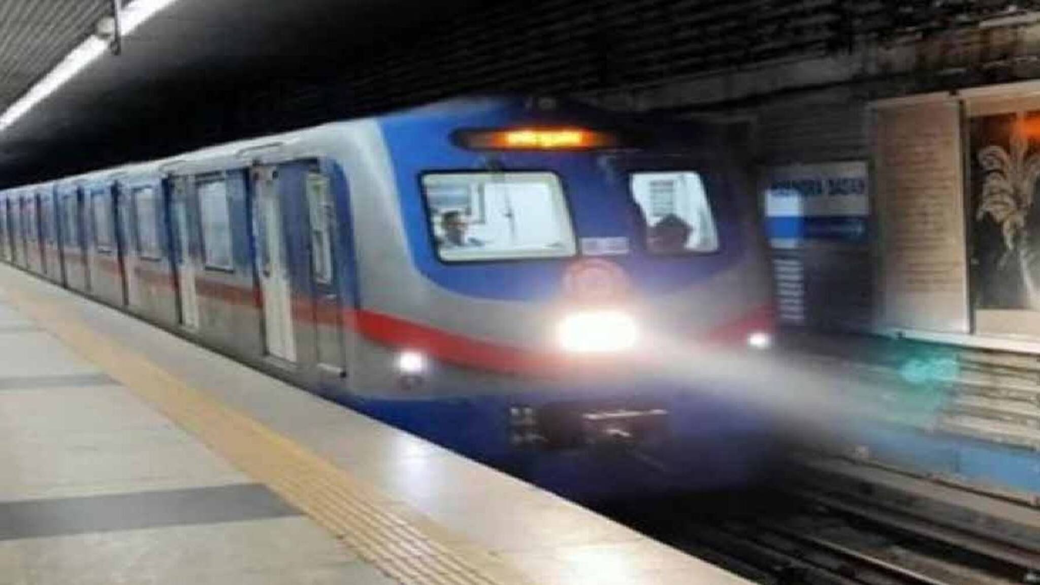 Kolkata Metro: ফের মেট্রো বিভ্রাট! দক্ষিণেশ্বর ওয়াই লেনে সিগন্যালে সমস্যা,বিভিন্ন স্টেশনে দাঁড়িয়ে মেট্রো