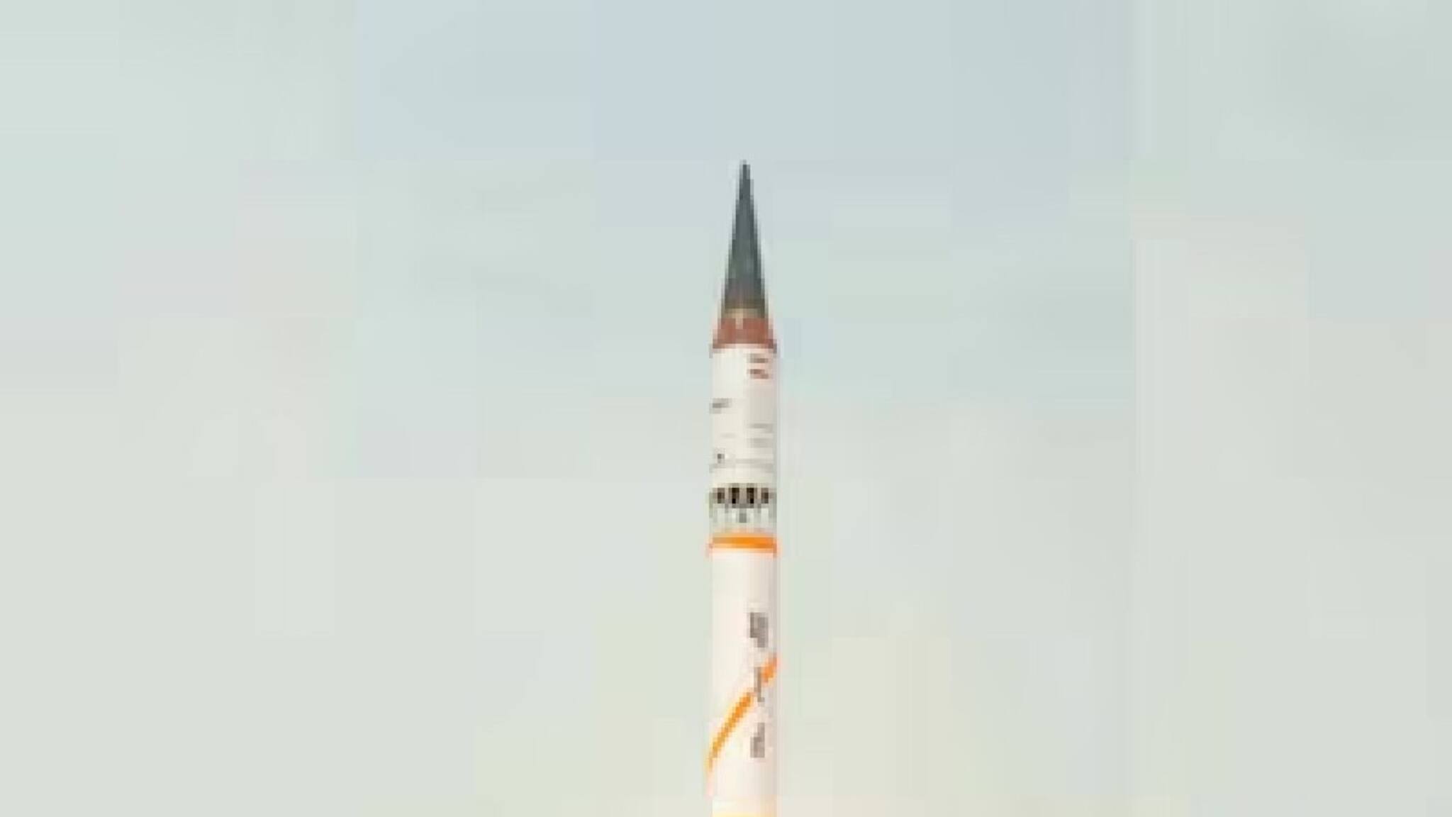 Agni-3 Ballistic Missile: পারমাণবিক অস্ত্র বহনে সক্ষম অগ্নি-৩ ব্যালিস্টিক মিসাইলের সফল পরীক্ষা চালাল ভারত