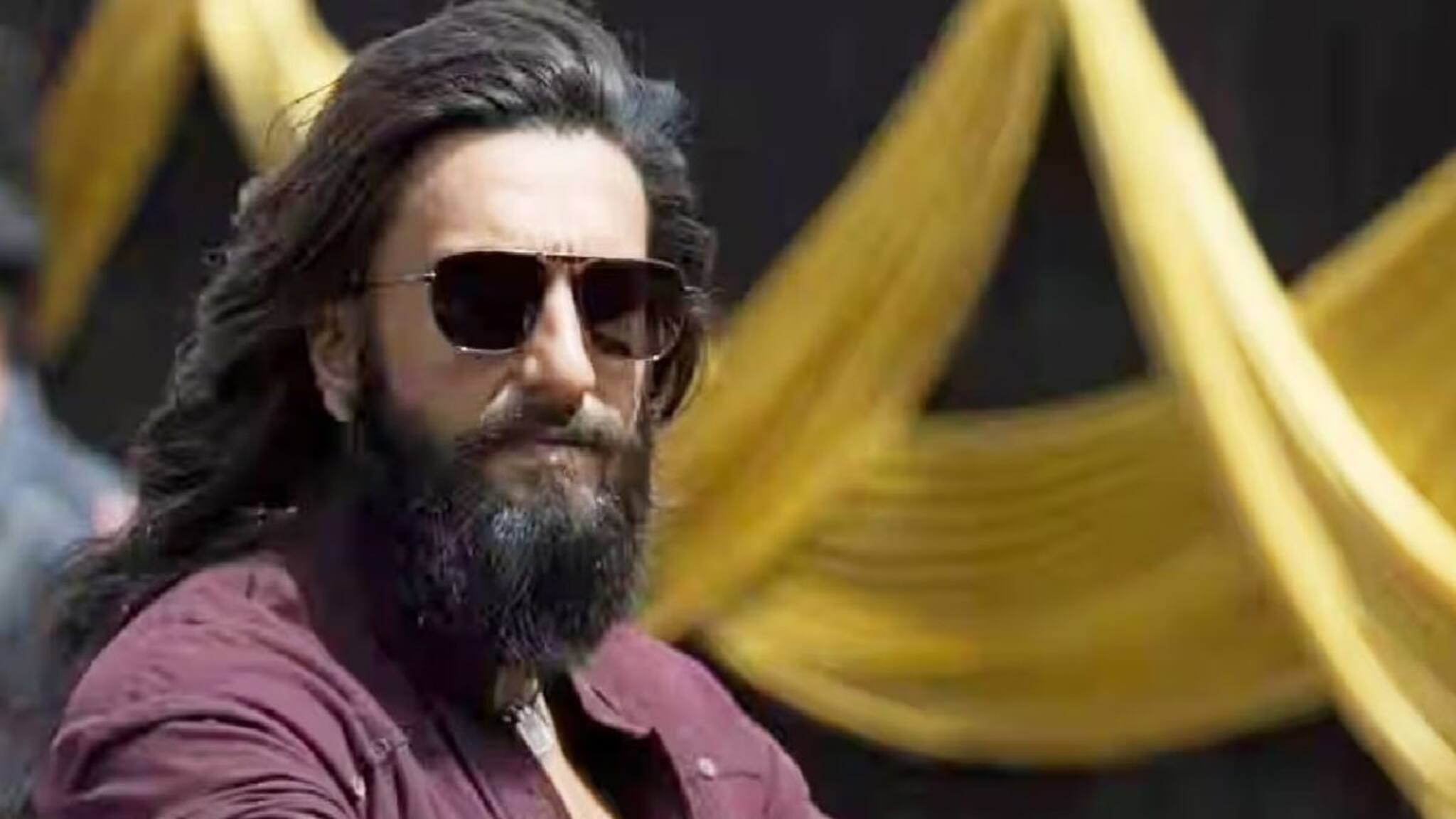 Ranveer Singh: বিপাকে 'ধুরন্ধর' স্টার, কোটি কোটি টাকা চেয়ে হুমকি হোয়াটসঅ্যাপ রণবীর সিং-কে, নিরাপত্তা বেষ্টনীতে মুড়ে ফেলা হল বাড়ি