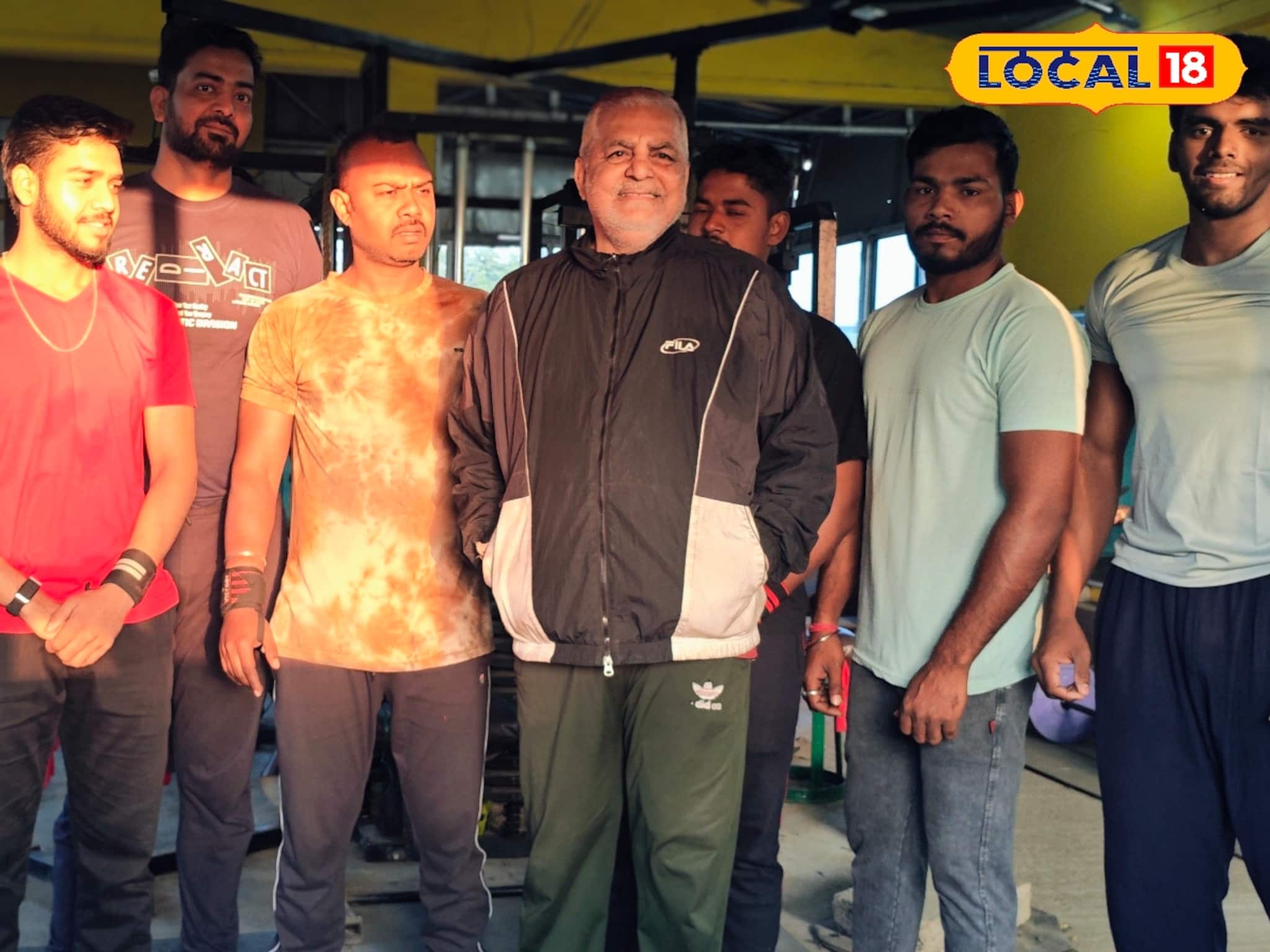 ভোর হলে জিমে ছুটে যান 'সত্তরের যুবক', দেন শরীরচর্চার পাঠ ! ফিটনেসের ফ্যান গোটা এলাকা