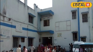 পরীক্ষার্থীকে উদ্ধার করে আনা হয় জয়পুর ব্লক প্রাথমিক হাসপাতালে