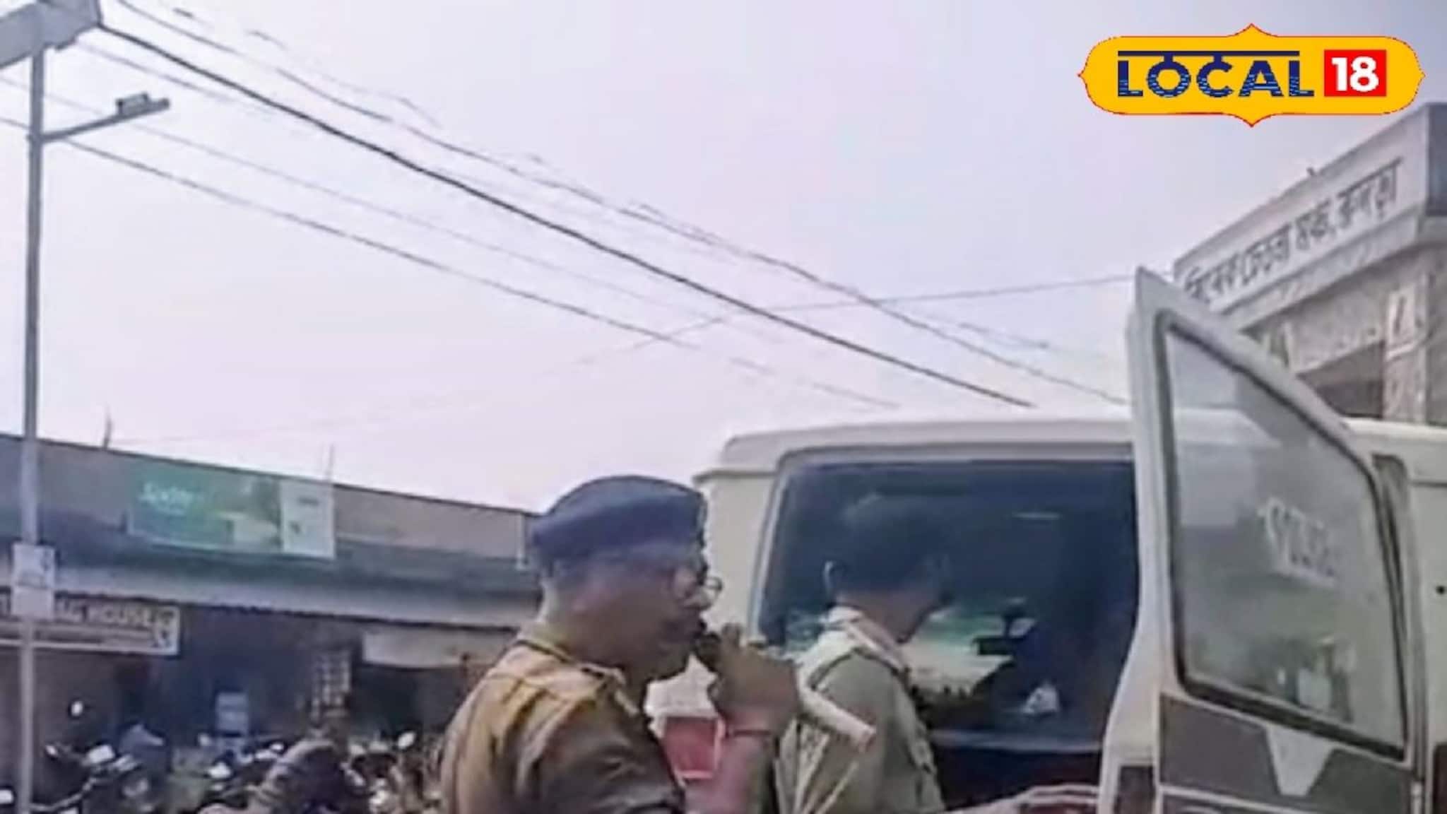 Bankura News: রাতের অন্ধকারে দরজায় টোকা, ঝাড়গ্রামের রেশ এবার বাঁকুড়ায়! চোরের গুজবে কাঁপছে জঙ্গলমহল, বিভ্রান্তি ছড়ালেই বড় শাস্তি Bankura News: রাতের অন্ধকারে দরজায় টোকা, ঝাড়গ্রামের রেশ এবার বাঁকুড়ায়! চোরের গুজবে কাঁপছে জঙ্গলমহল, বিভ্রান্তি ছড়ালেই বড় শাস্তি