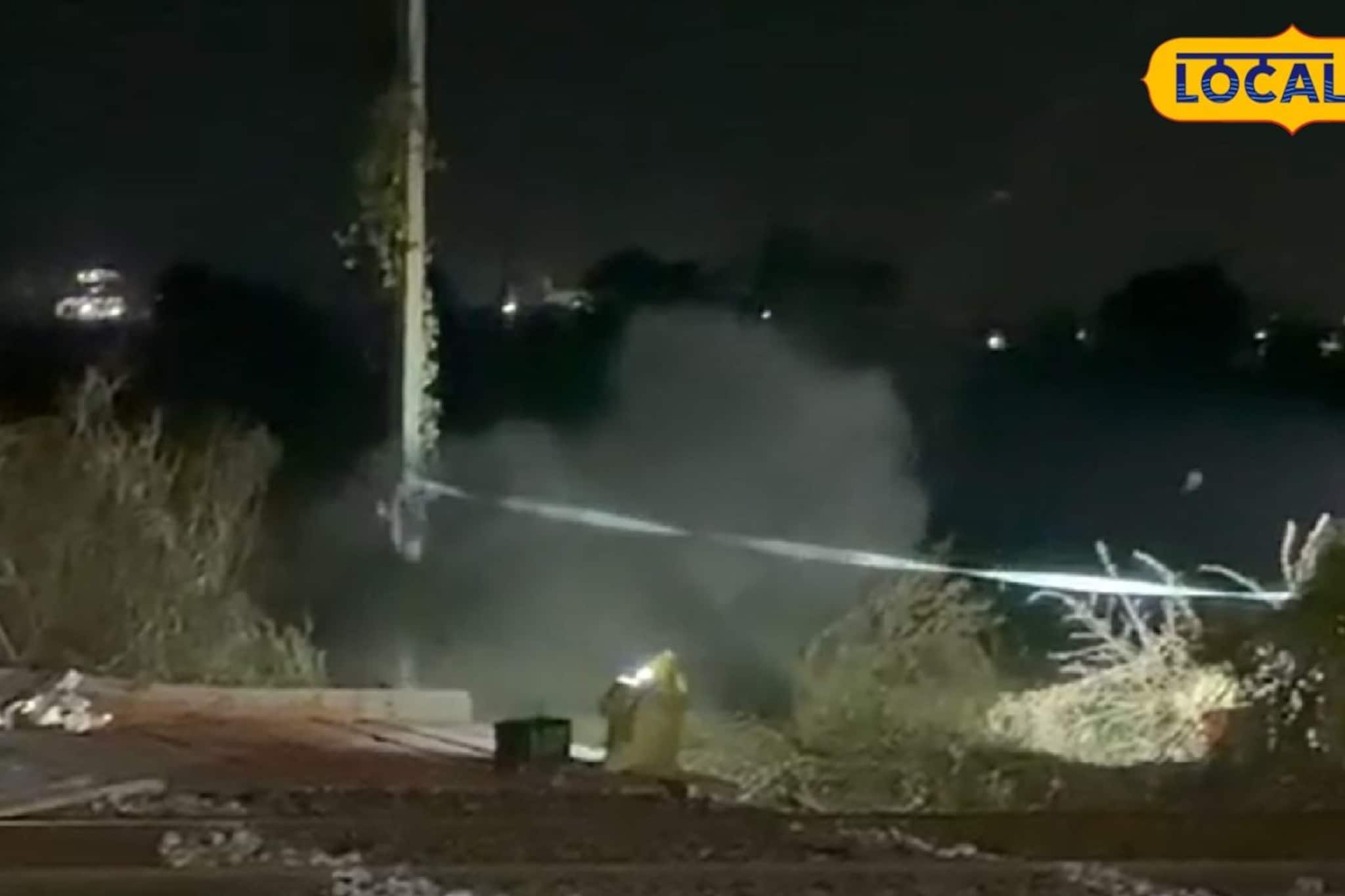 রেললাইনের পাশের ঝোপে বোমার হদিশ, হুলুস্থুল কাণ্ড সাঁইথিয়ায়! শিউরে উঠছেন নিত্যযাত্রীরা রেললাইনের পাশের ঝোপে বোমার হদিশ, হুলুস্থুল কাণ্ড সাঁইথিয়ায়! শিউরে উঠছেন নিত্যযাত্রীরা