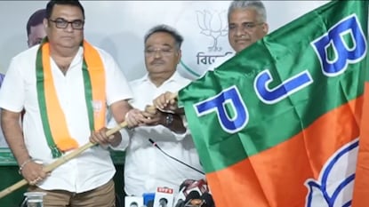 বিজেপিতে যোগ দিলেন সুমিত্র চট্টোপাধ্যায় বিজেপিতে যোগ দিলেন সুমিত্র চট্টোপাধ্যায়