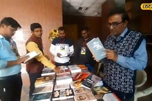 Murshidabad News: ছোট্ট স্টলে ঠাসা বাম রাজনীতির ইতিহাস, খবর পেলেই ঝোলা কাঁধে পৌঁছে যান জনসভায়! বামপন্থী বই পোকাদের সেরা ঠিকানা